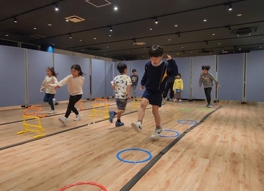 リズムで！親子で！楽しく体を動かそう！